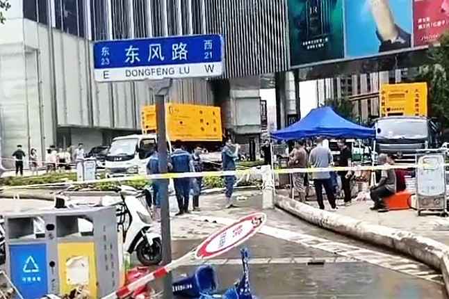 乐鱼官方网站-乐鱼(中国)排涝突击队在排涝现场